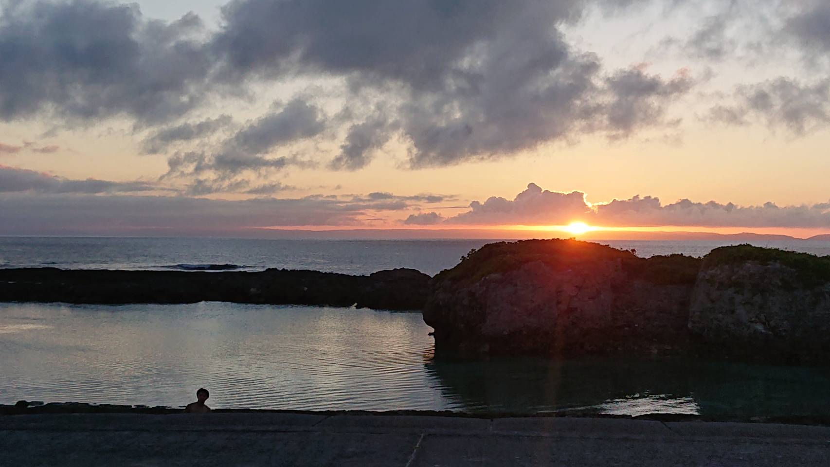 ユキカズからの島の夕景